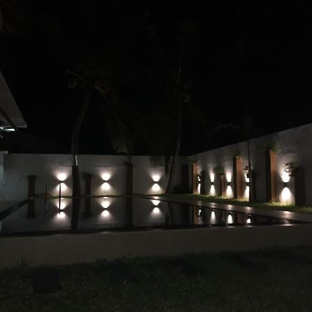 Brisa Marina Hotel Негомбо Екстериор снимка